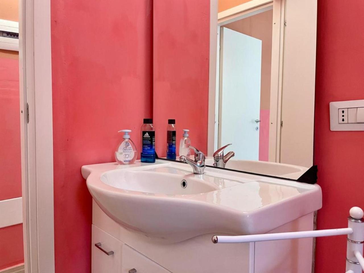 The Orange Housing In โกโม ภายนอก รูปภาพ